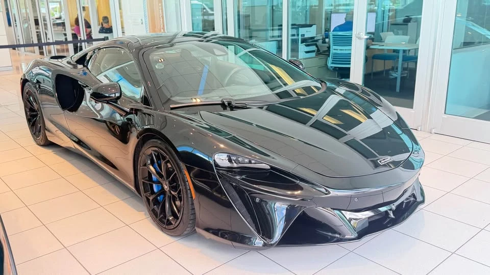 2026 McLaren Artura - Image 3 of 13