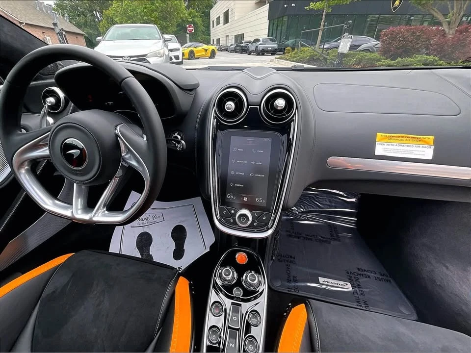 2026 McLaren GT - Image 5 of 13