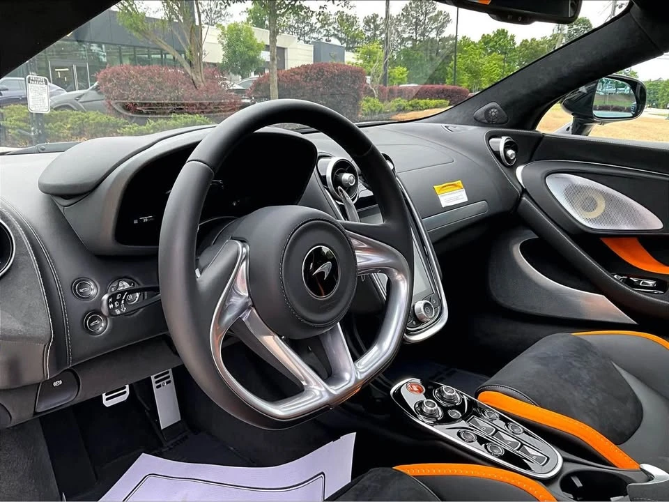 2026 McLaren GT - Image 6 of 13