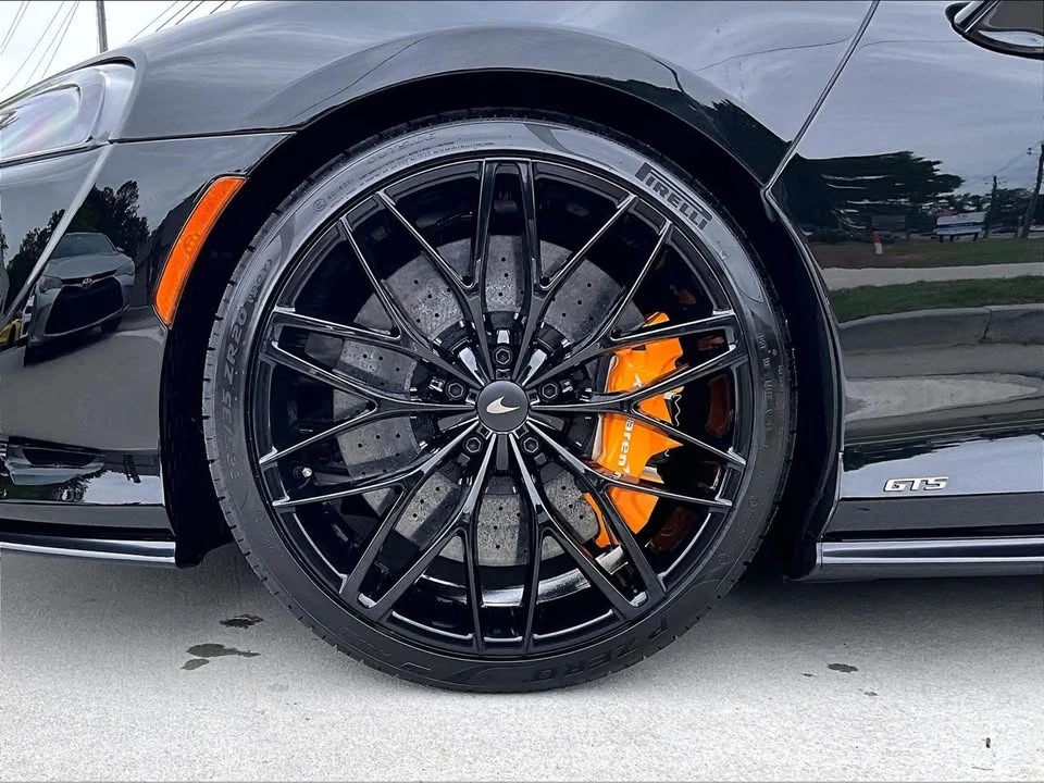 2026 McLaren GT - Image 8 of 13