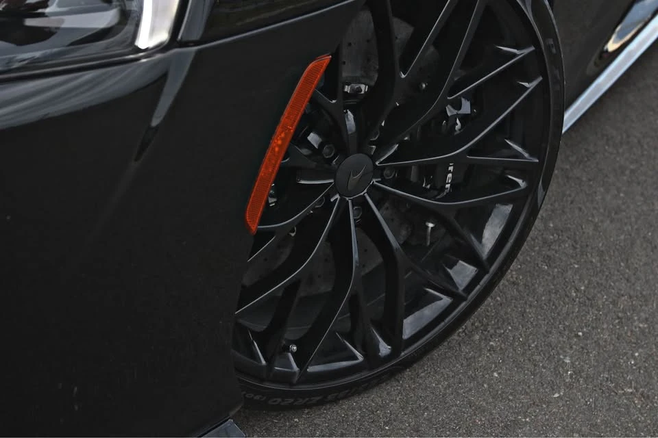 2026 McLaren GT - Image 3 of 15