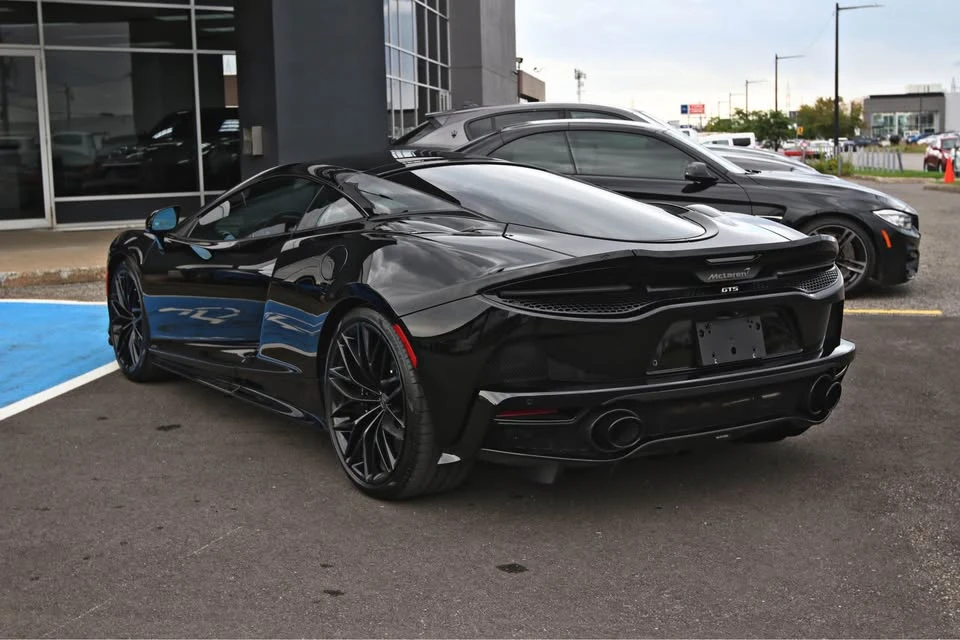 2026 McLaren GT - Image 7 of 15