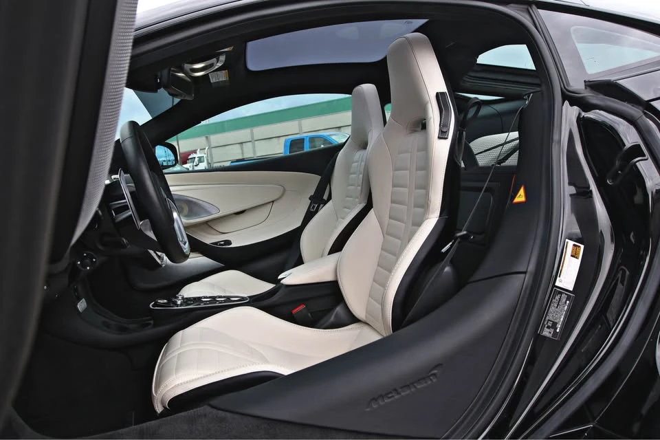 2026 McLaren GT - Image 14 of 15