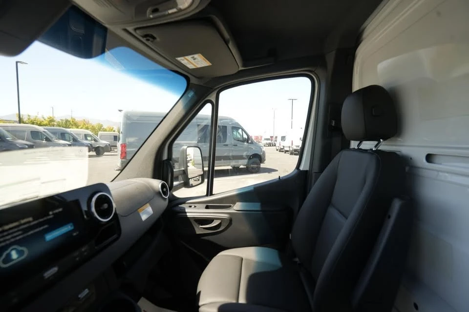 2026 Mercedes-Benz VS30 Sprinter - Image 8 of 13