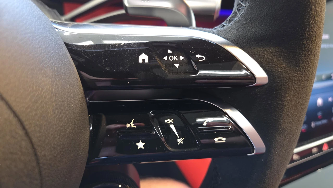2026 Mercedes-Benz AMG GT - Image 22 of 31
