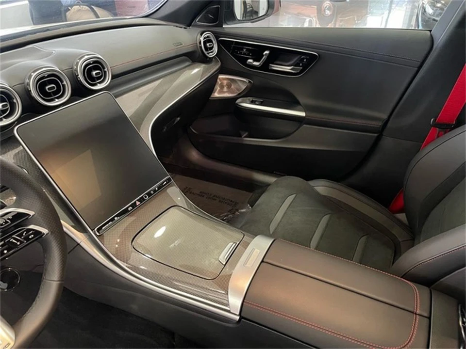 2026 Mercedes-Benz AMG GT - Image 28 of 31