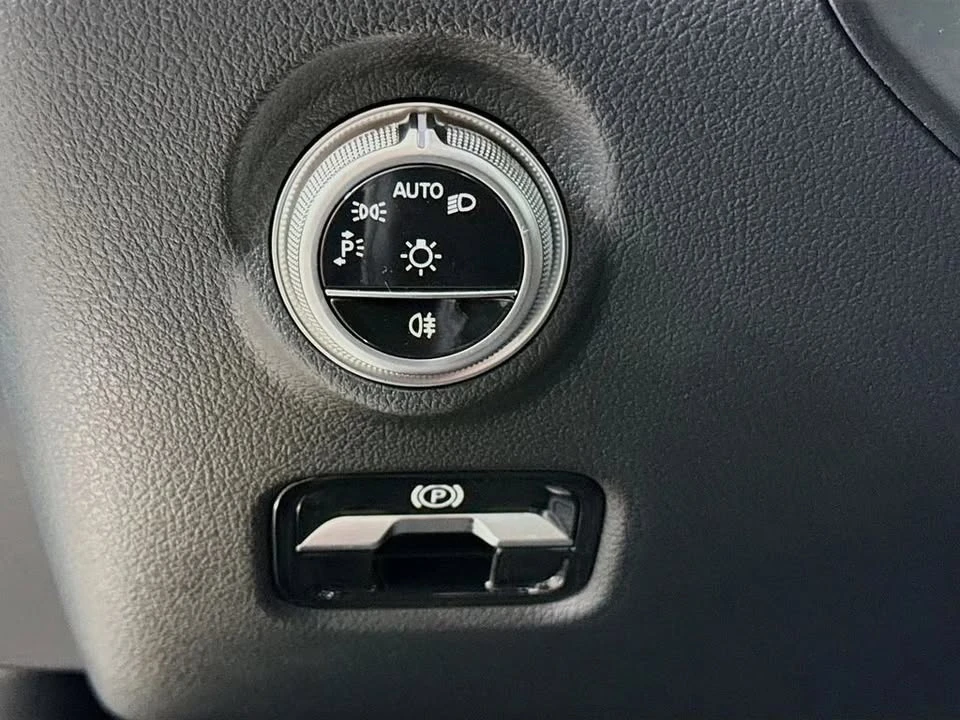 2026 Mercedes-Benz W206 C-Class - Image 9 of 20