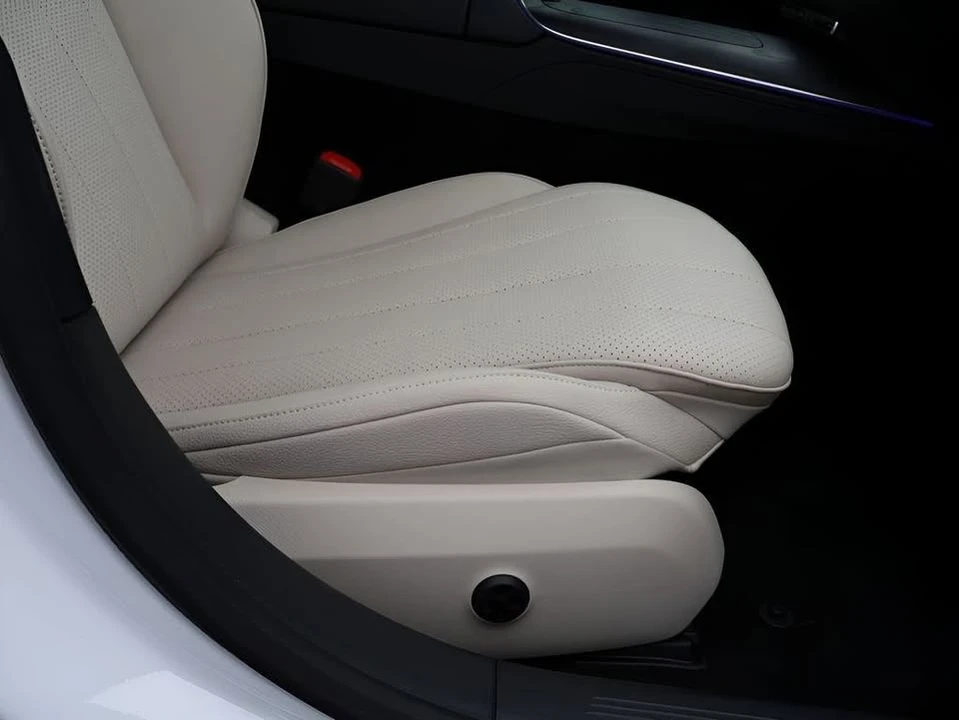 2026 Mercedes-Benz W214 E-Class - Image 12 of 20