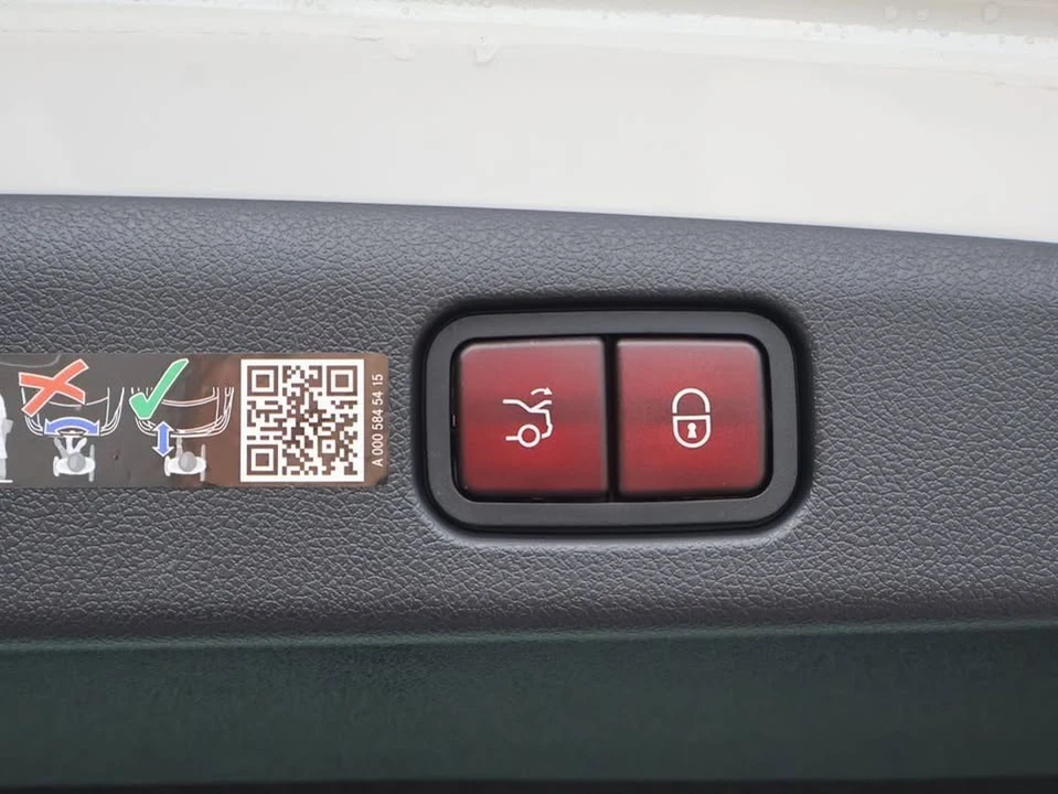 2026 Mercedes-Benz W214 E-Class - Image 18 of 20
