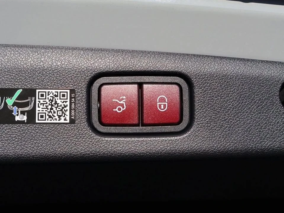 2026 Mercedes-Benz W214 E-Class - Image 18 of 20