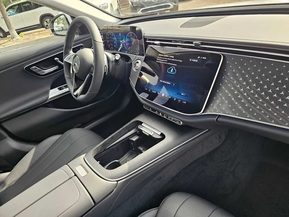 2026 Mercedes-Benz W214 E-Class - Image 11 of 20
