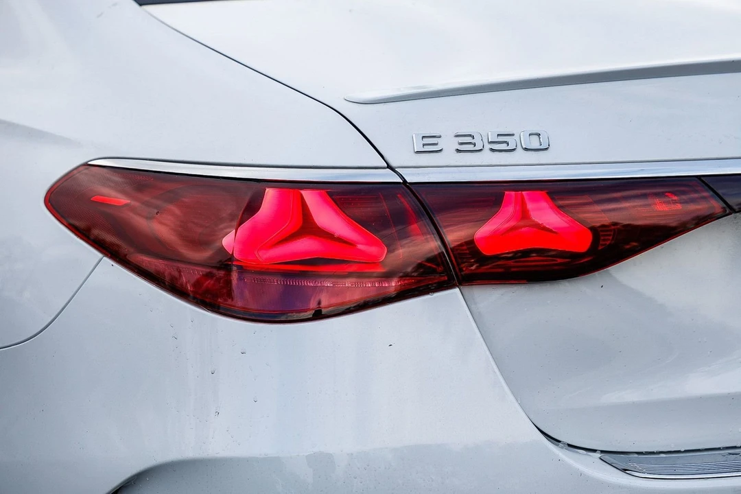 2026 Mercedes-Benz W214 E-Class - Image 8 of 12