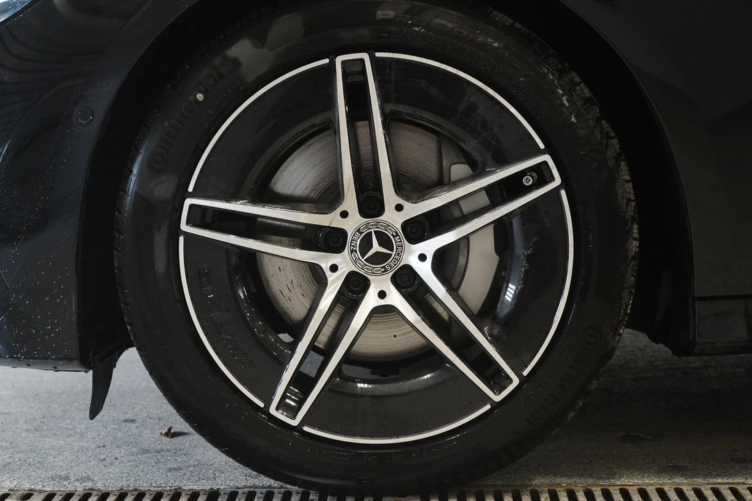 2026 Mercedes-Benz W214 E-Class - Image 8 of 12