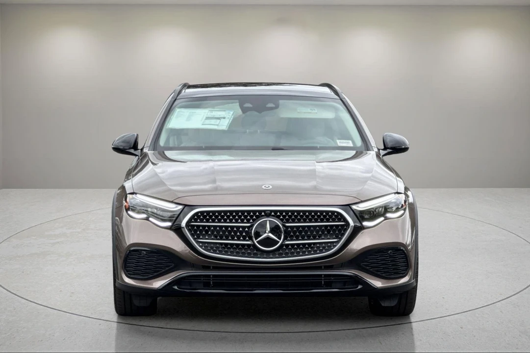 2026 Mercedes-Benz W214 E-Class - Image 9 of 12