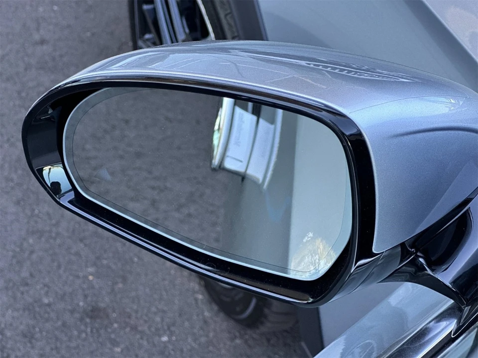 2026 Mercedes-Benz W214 E-Class - Image 9 of 12