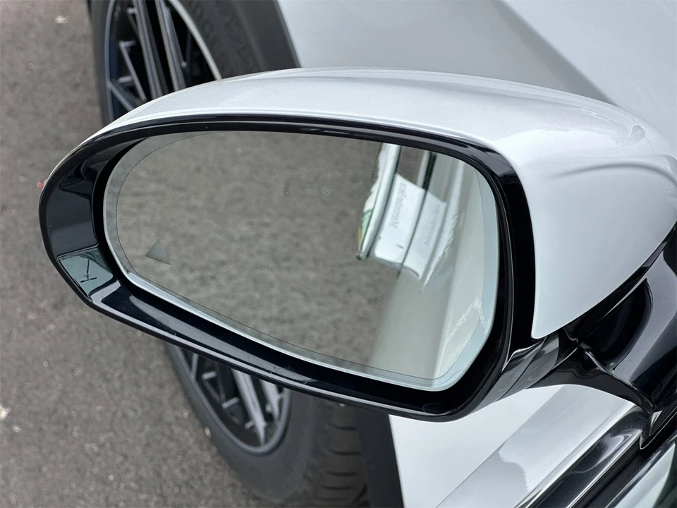 2026 Mercedes-Benz W214 E-Class - Image 9 of 12