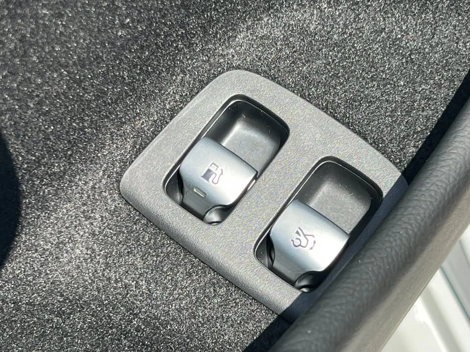 2026 Mercedes-Benz W214 E-Class - Image 16 of 20