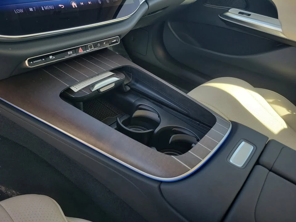 2026 Mercedes-Benz W214 E-Class - Image 15 of 17