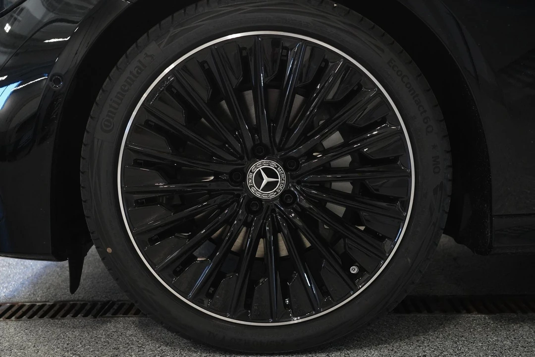 2026 Mercedes-Benz W214 E-Class - Image 9 of 12