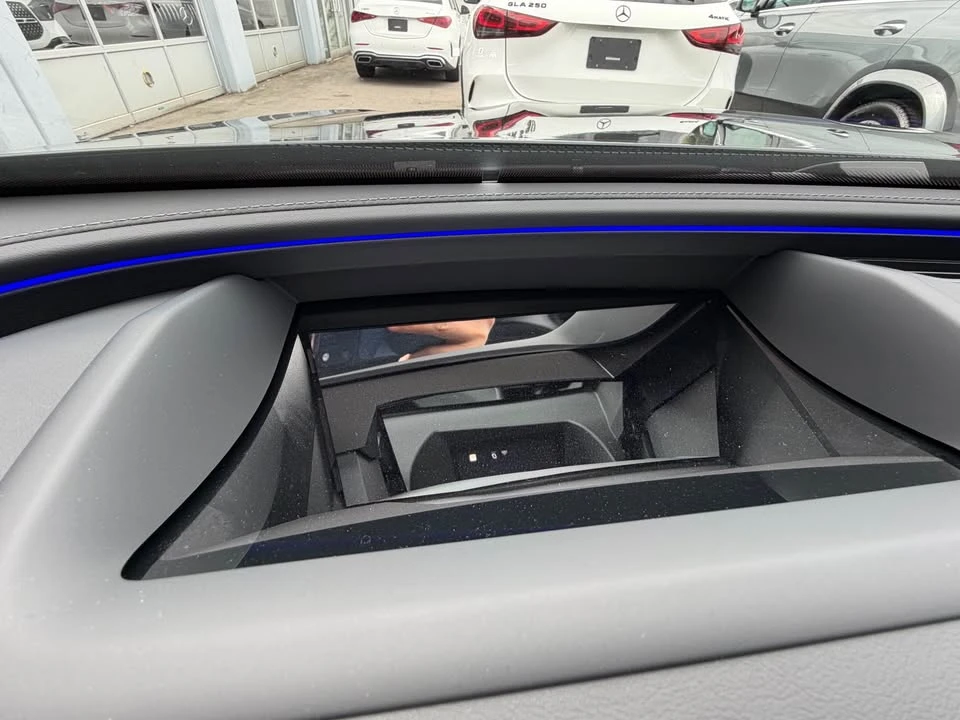 2026 Mercedes-Benz W214 E-Class - Image 10 of 11