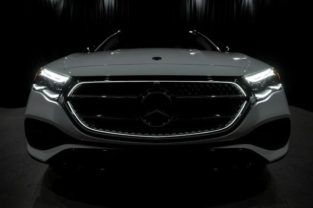 2026 Mercedes-Benz W214 E-Class - Image 8 of 12