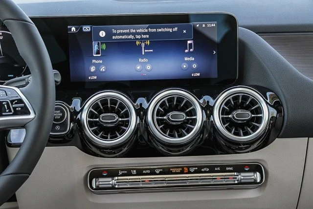 2026 Mercedes-Benz H247 GLA - Image 14 of 21