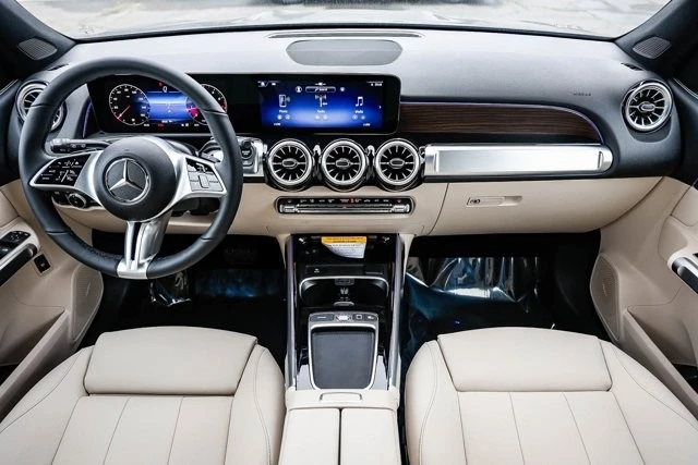 2026 Mercedes-Benz X247 GLB - Image 10 of 12