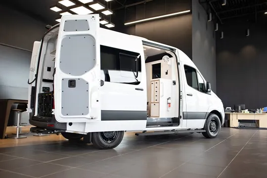 2026 Mercedes-Benz Sprinter 2500 144WB GroomVan Flow