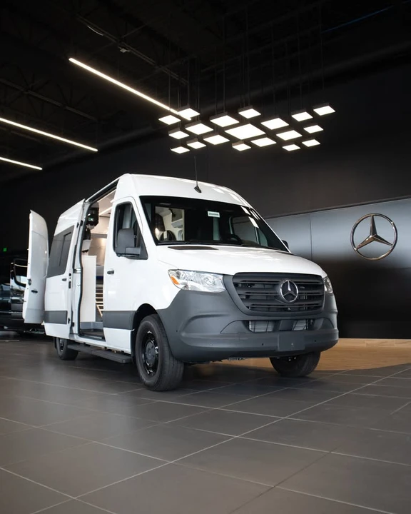 2026 Mercedes-Benz VS30 Sprinter - Image 3 of 8