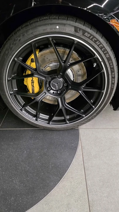 2026 Mercedes-Benz AMG GT - Image 3 of 9