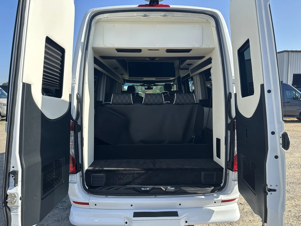 2026 Mercedes-Benz VS30 Sprinter - Image 8 of 14