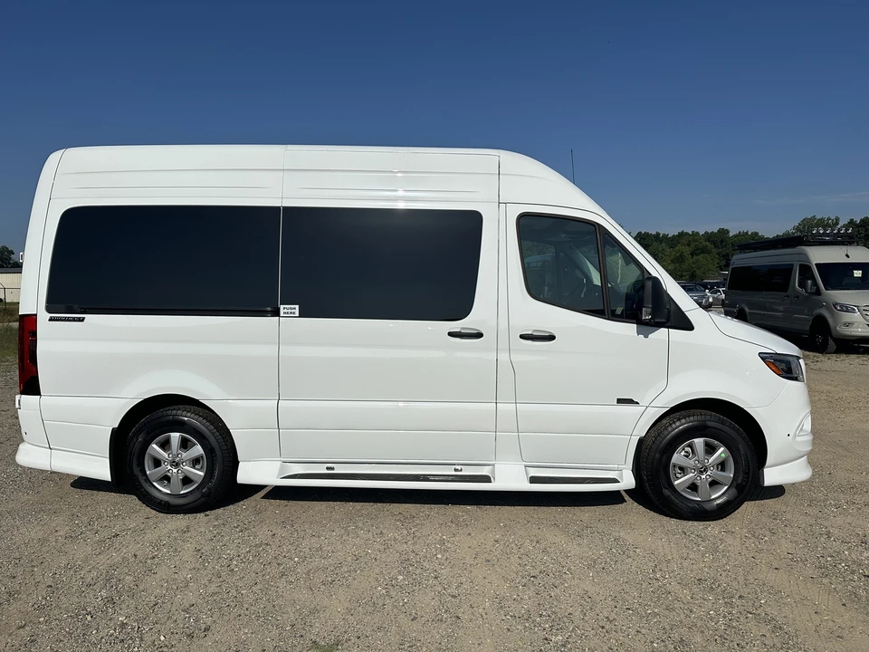 2026 Mercedes-Benz VS30 Sprinter - Image 3 of 14
