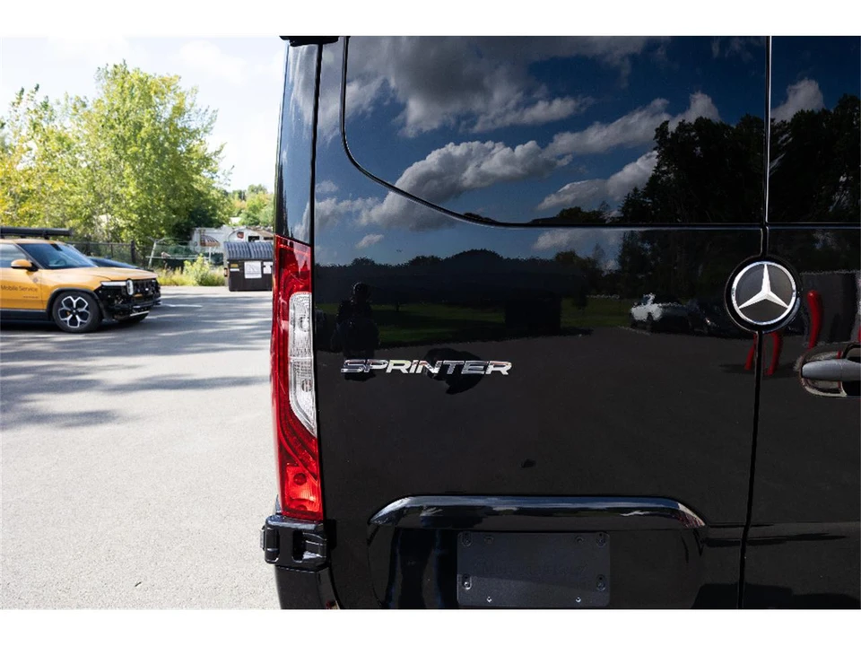 2026 Mercedes-Benz VS30 Sprinter - Image 16 of 31
