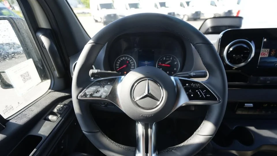 2026 Mercedes-Benz VS30 Sprinter - Image 10 of 16