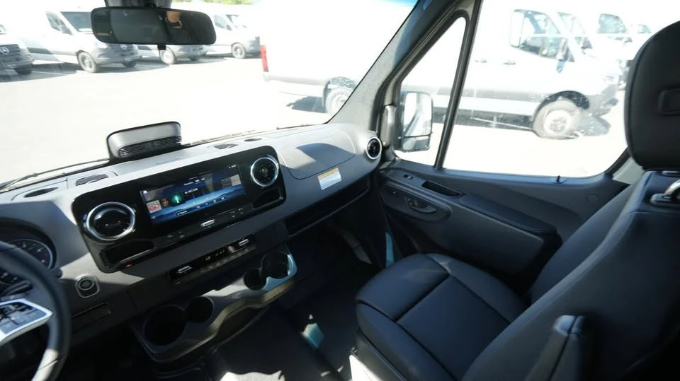 2026 Mercedes-Benz VS30 Sprinter - Image 14 of 16
