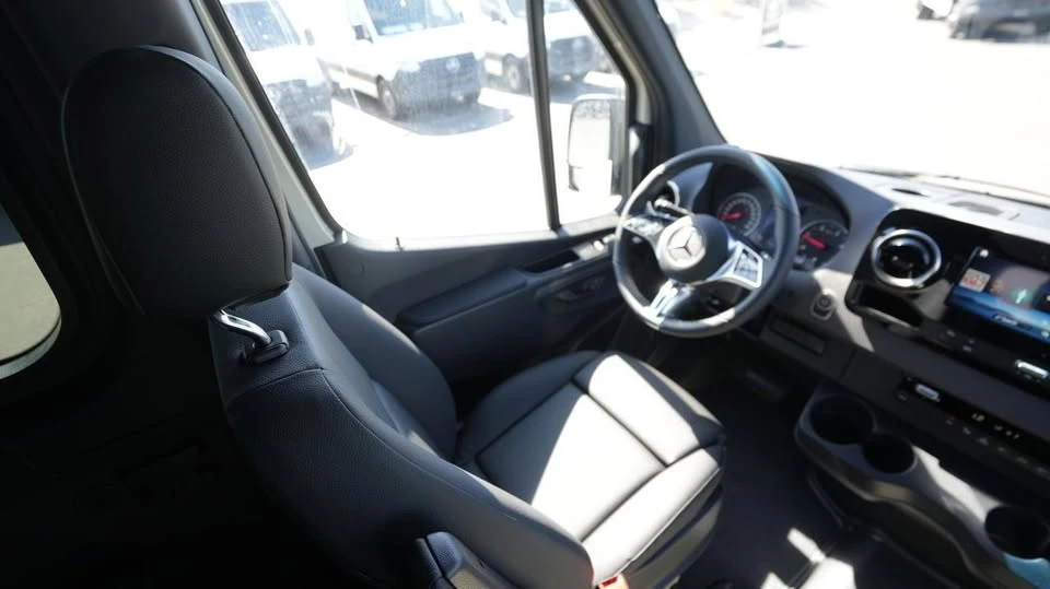 2026 Mercedes-Benz VS30 Sprinter - Image 12 of 16