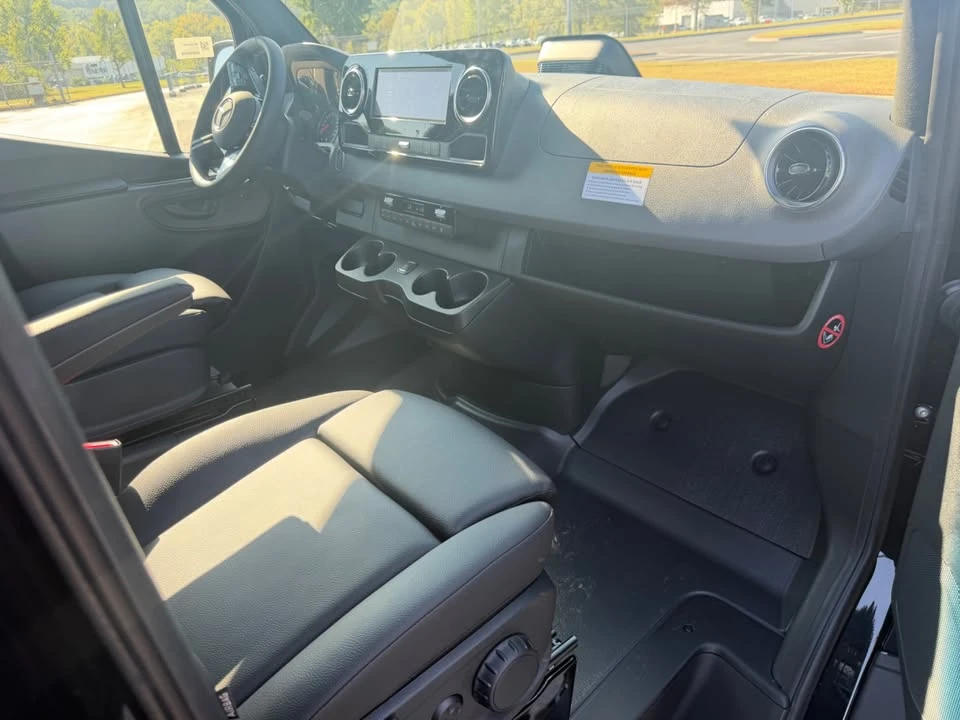 2026 Mercedes-Benz VS30 Sprinter - Image 10 of 16
