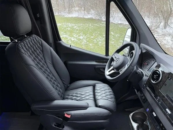 2026 Mercedes-Benz VS30 Sprinter - Image 14 of 15