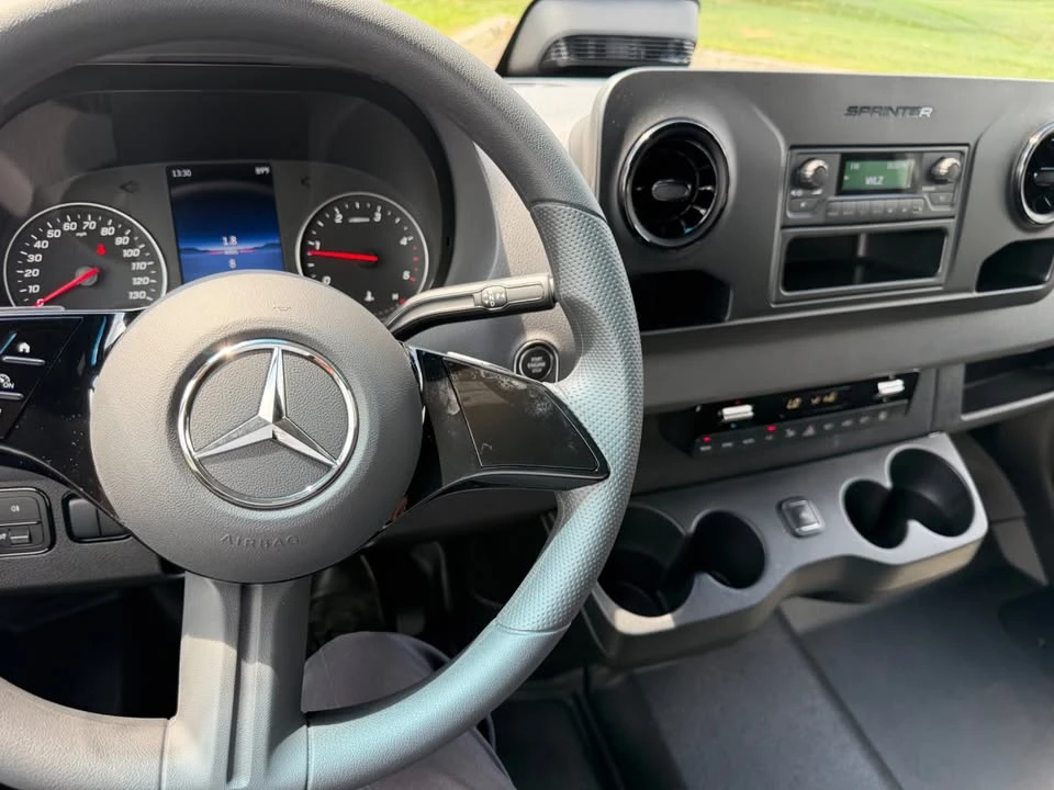 2026 Mercedes-Benz VS30 Sprinter - Image 9 of 14