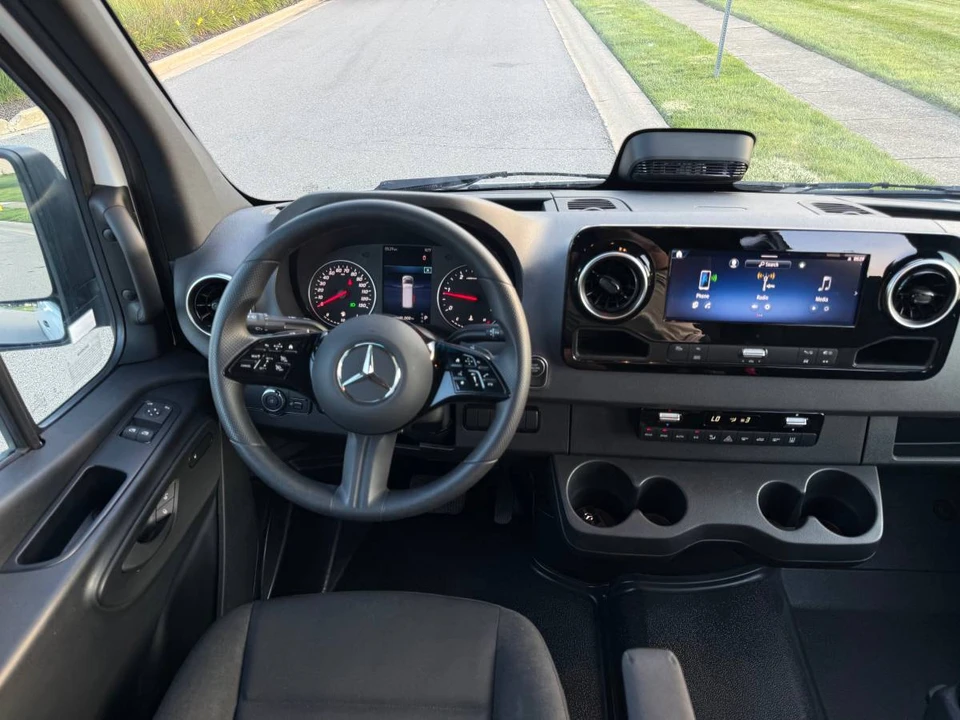 2026 Mercedes-Benz VS30 Sprinter - Image 7 of 12