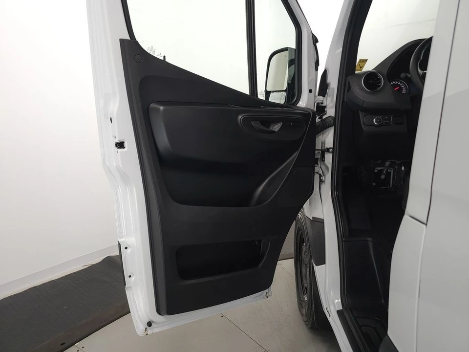 2026 Mercedes-Benz VS30 Sprinter - Image 5 of 30