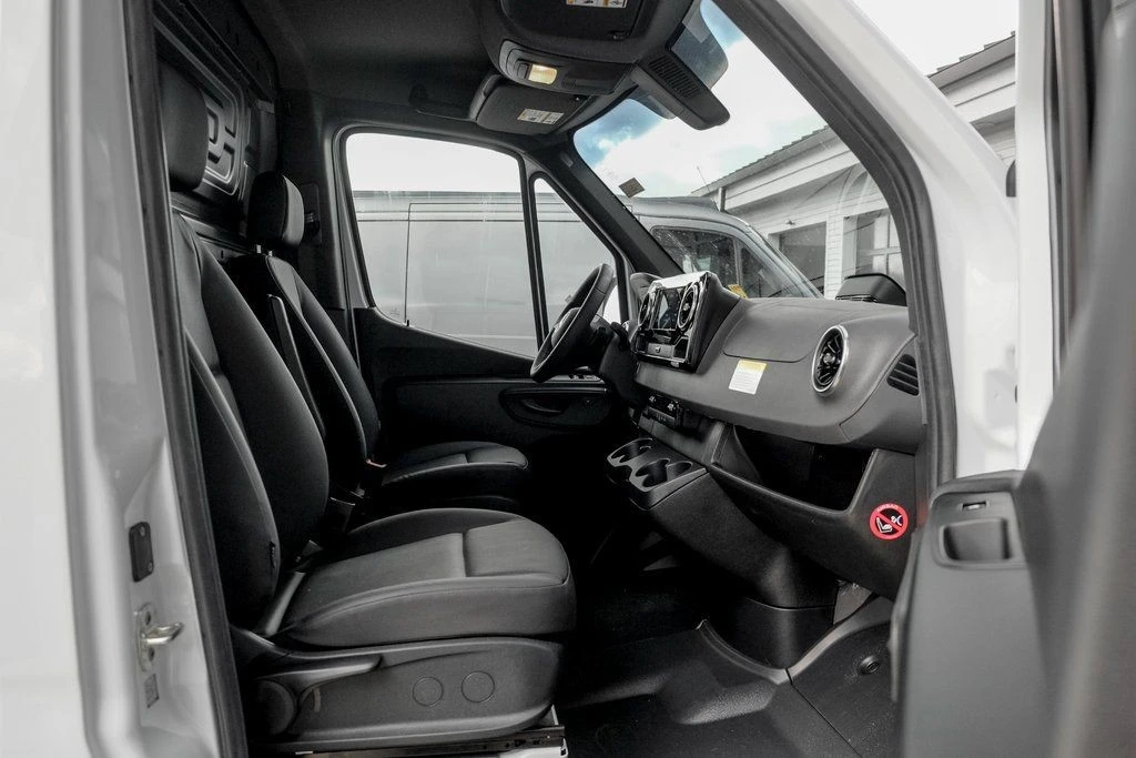 2026 Mercedes-Benz VS30 Sprinter - Image 18 of 21