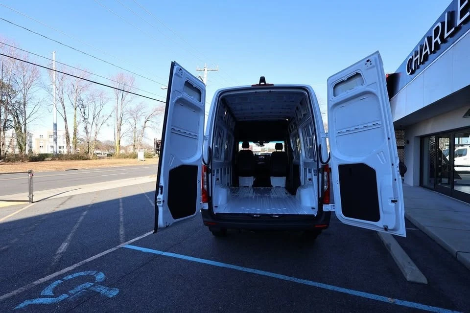 2026 Mercedes-Benz VS30 Sprinter - Image 4 of 9
