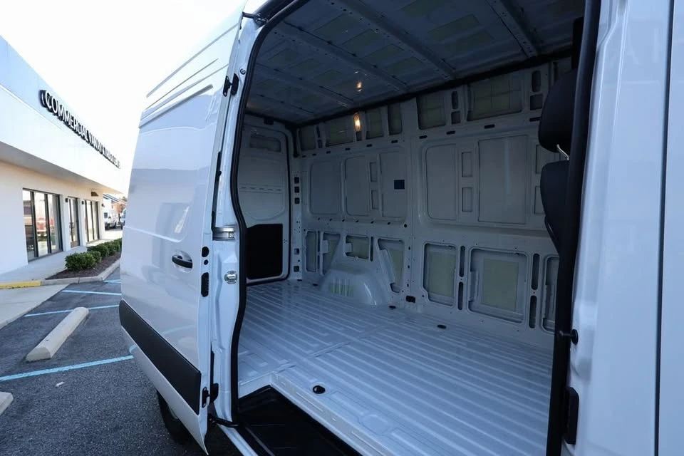 2026 Mercedes-Benz VS30 Sprinter - Image 7 of 9
