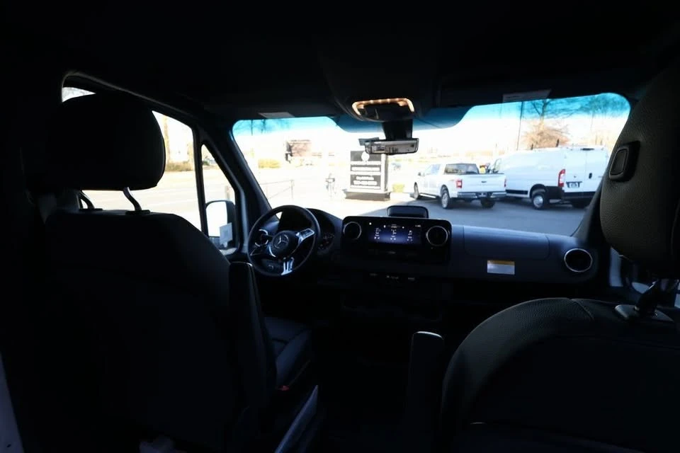 2026 Mercedes-Benz VS30 Sprinter - Image 8 of 9