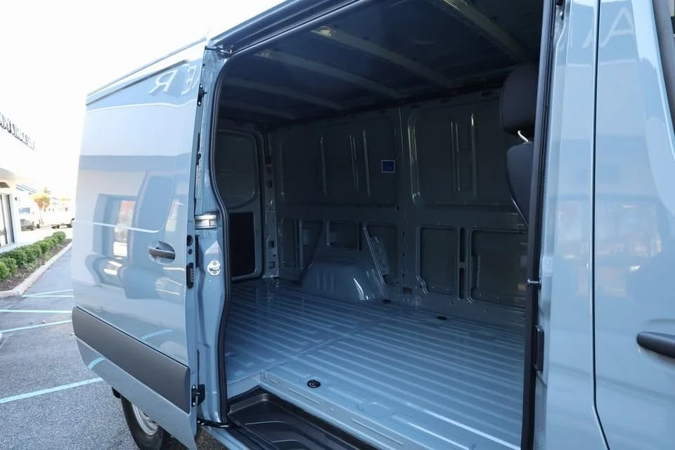 2026 Mercedes-Benz VS30 Sprinter - Image 7 of 9