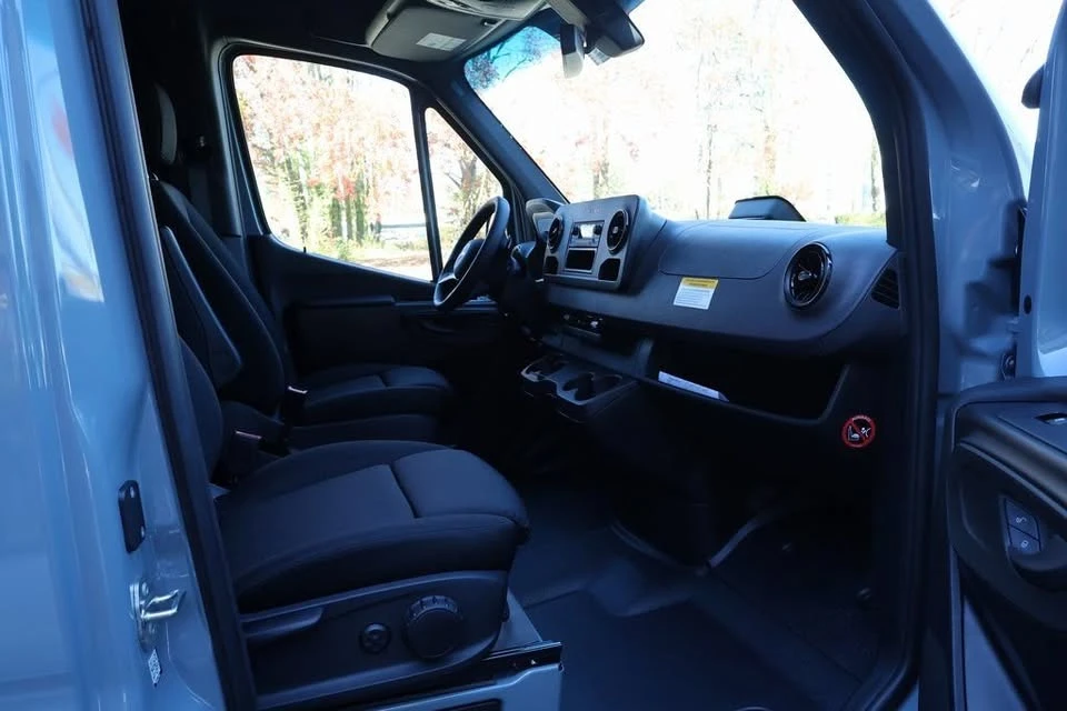 2026 Mercedes-Benz VS30 Sprinter - Image 9 of 9