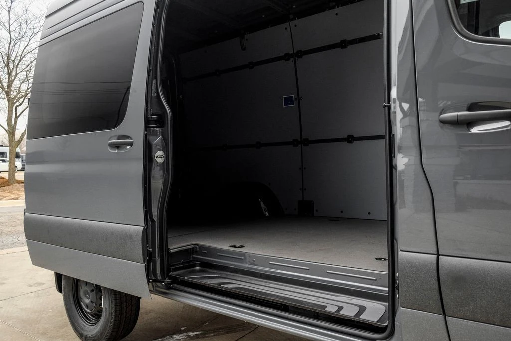 2026 Mercedes-Benz VS30 Sprinter - Image 11 of 21