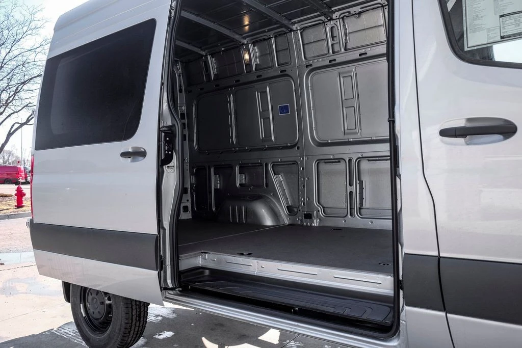 2026 Mercedes-Benz VS30 Sprinter - Image 9 of 21