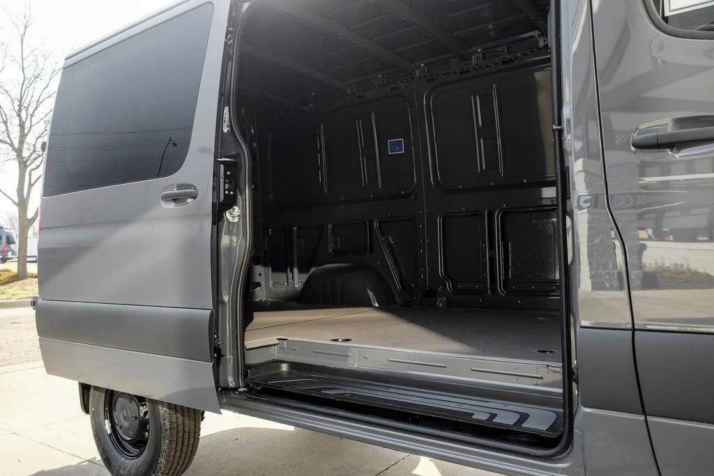 2026 Mercedes-Benz VS30 Sprinter - Image 10 of 31